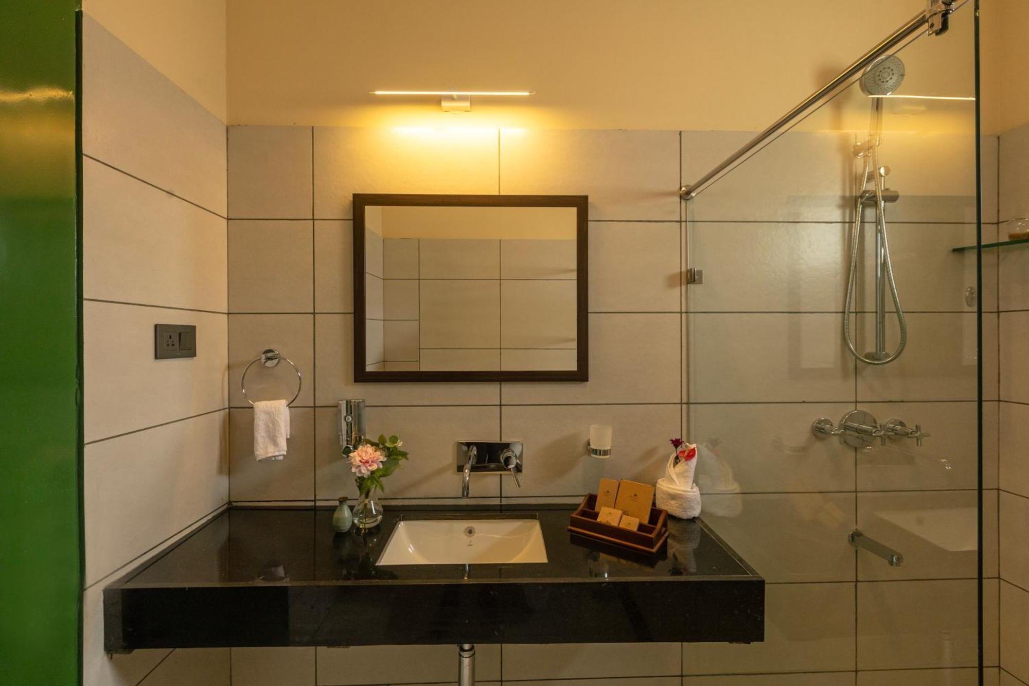 Solitude By Nature Resorts And Stays โกตากิริ ภายนอก รูปภาพ